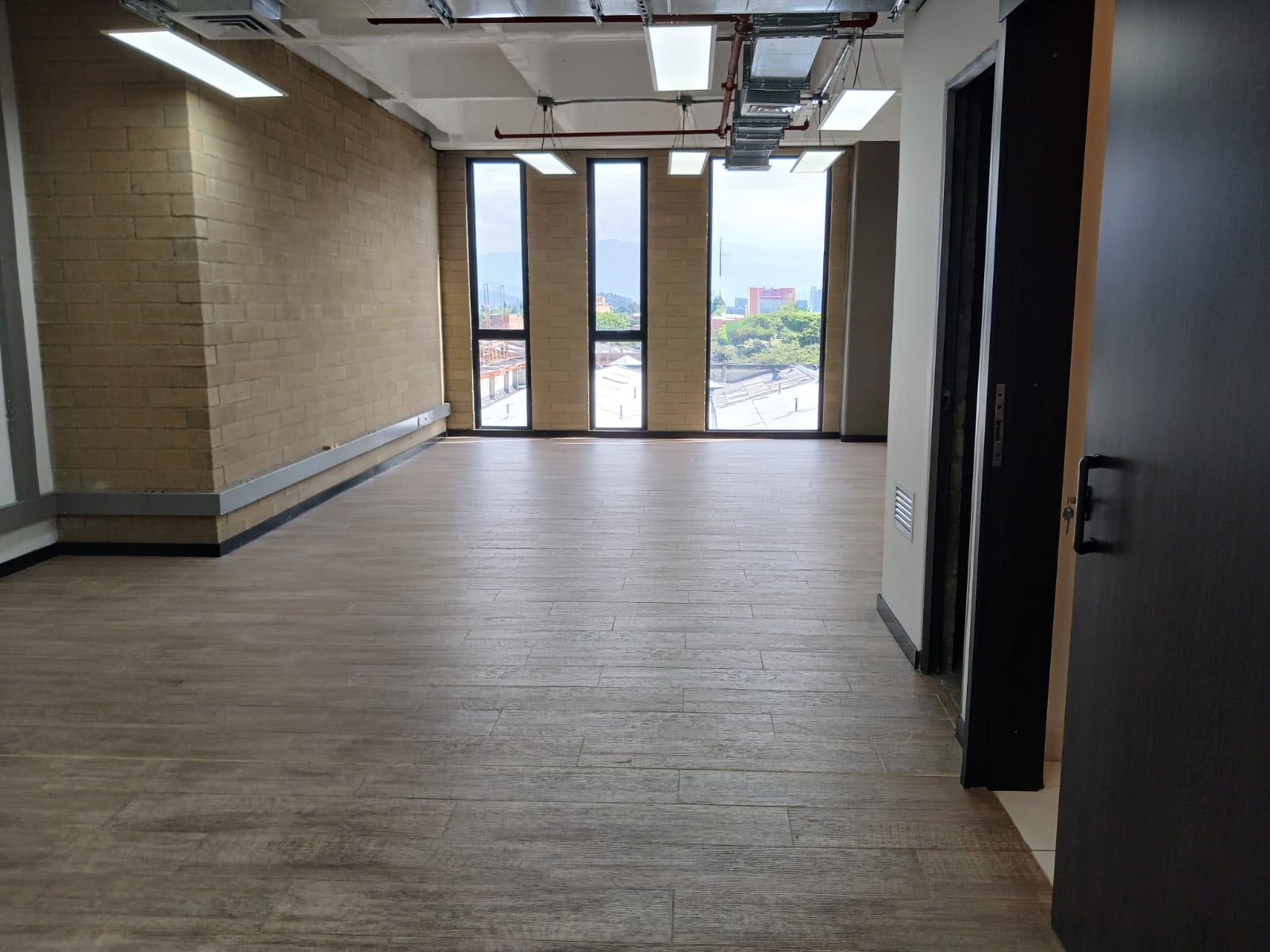 Office for rent in Guayabal, Medellín