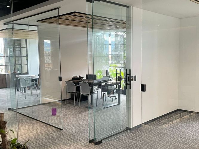 Oficina en venta en El Poblado, Medellín, 205 m² · foto 2 de 10