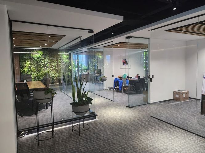 Oficina en venta en El Poblado, Medellín, 205 m² · foto 3 de 10