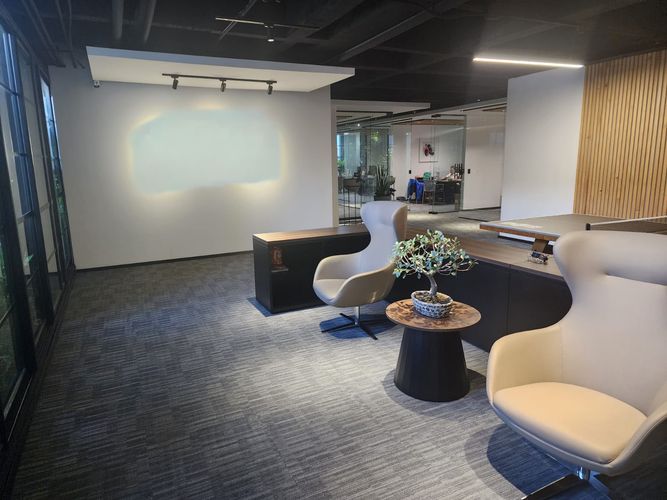 Oficina en venta en El Poblado, Medellín, 205 m² · foto 7 de 10