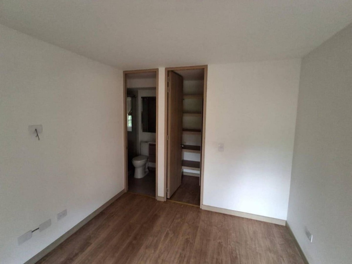 Apartamento en venta en Alcala, Mosquera · foto 7 de 12