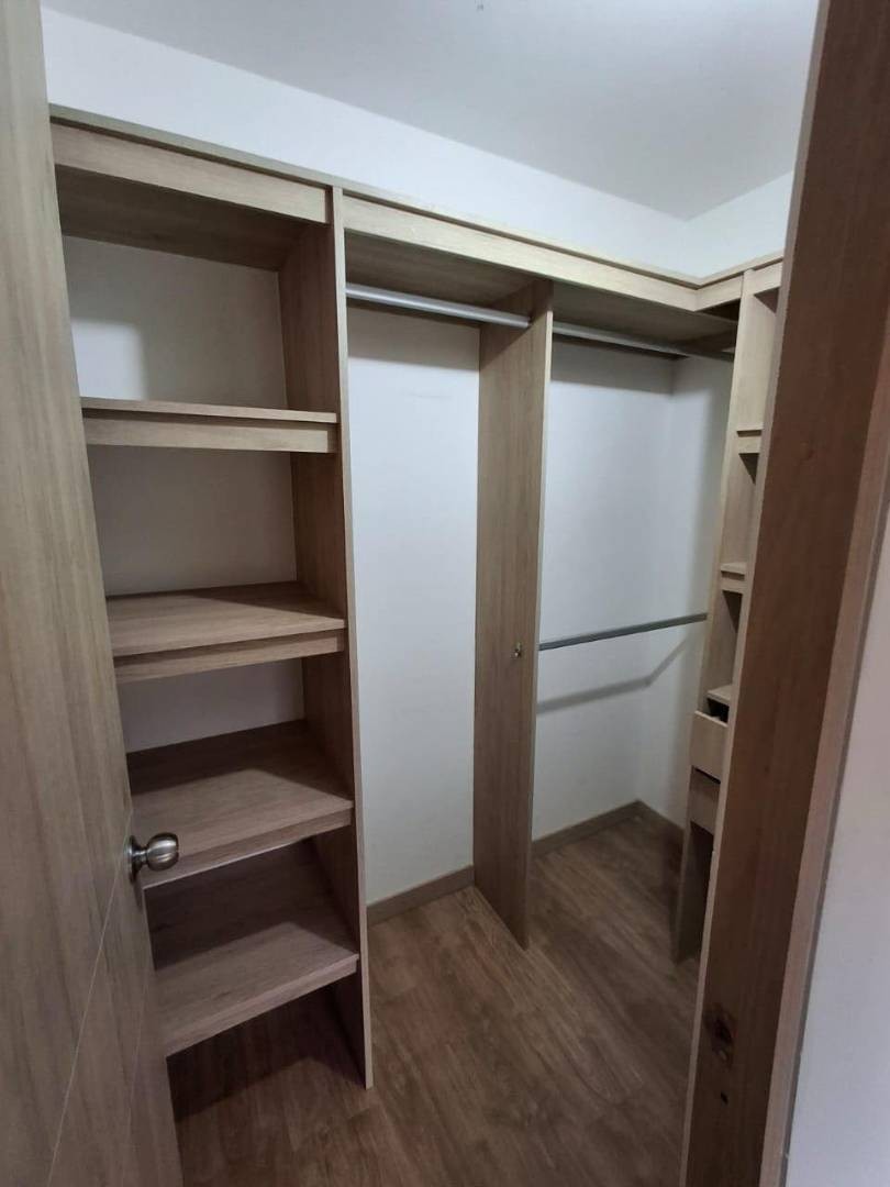 Apartamento en venta en Alcala, Mosquera · foto 8 de 12