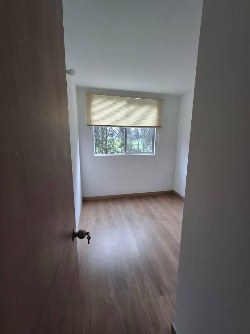 Apartamento en venta en Alcala, Mosquera · foto 9 de 12