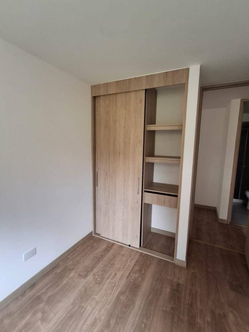 Apartamento en venta en Alcala, Mosquera · foto 10 de 12