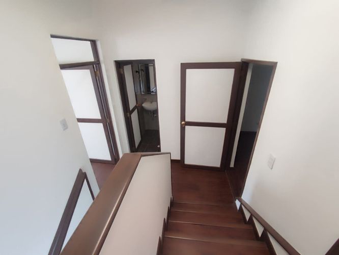 Casa de 5 alcobas en venta en El Recuerdo, Bogotá, 218 m² · foto 2 de 19