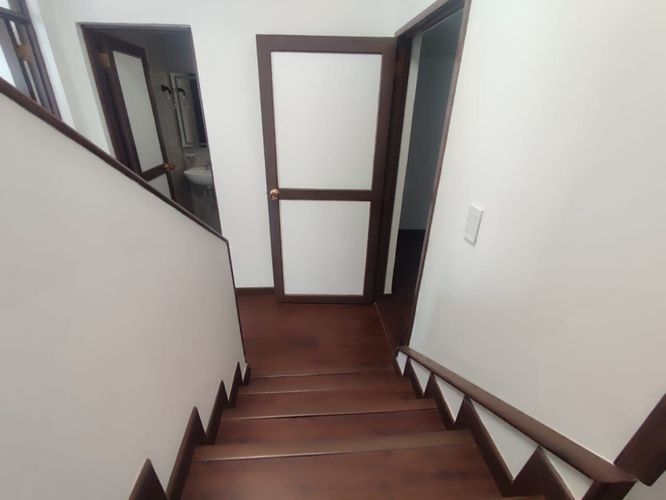 Casa de 5 alcobas en venta en El Recuerdo, Bogotá, 218 m² · foto 3 de 19