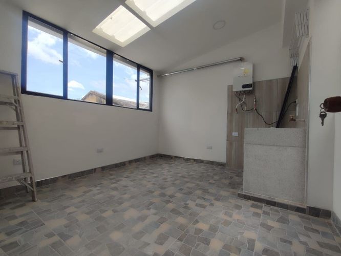 Casa de 5 alcobas en venta en El Recuerdo, Bogotá, 218 m² · foto 16 de 19