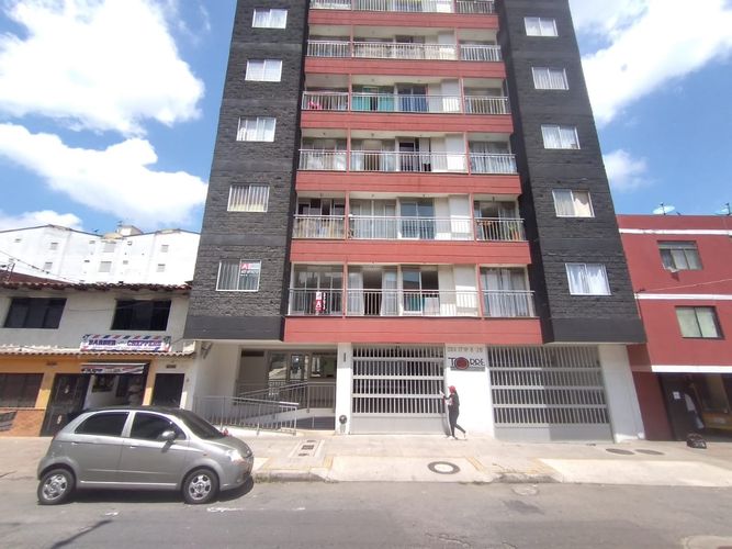 Apartamento de 2 alcobas en venta en Comuneros, Bucaramanga, 45 m² · foto 2 de 17