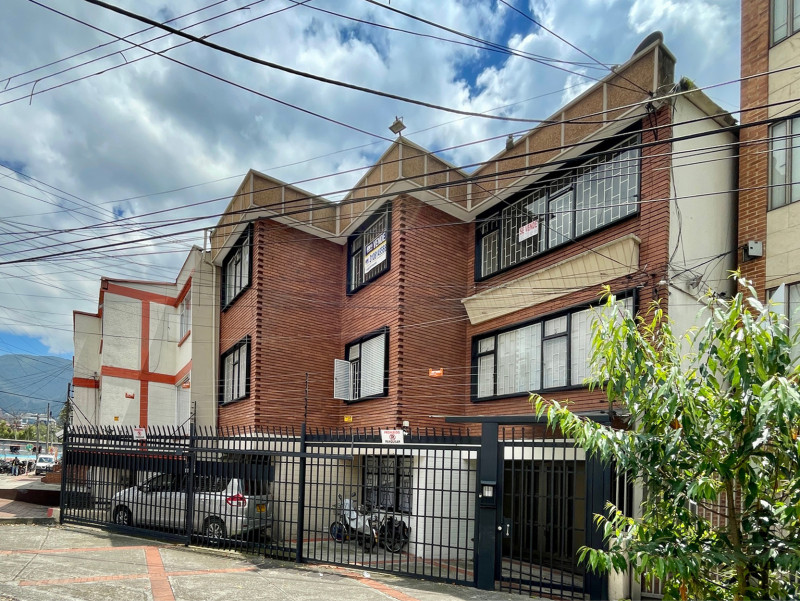 Apartamento en venta en San Felipe, Bogotá · foto 2 de 18