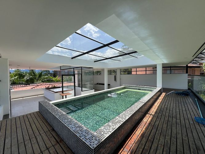 Casa de 4 alcobas en venta en El Poblado, Medellín, 940 m² · foto 20 de 20