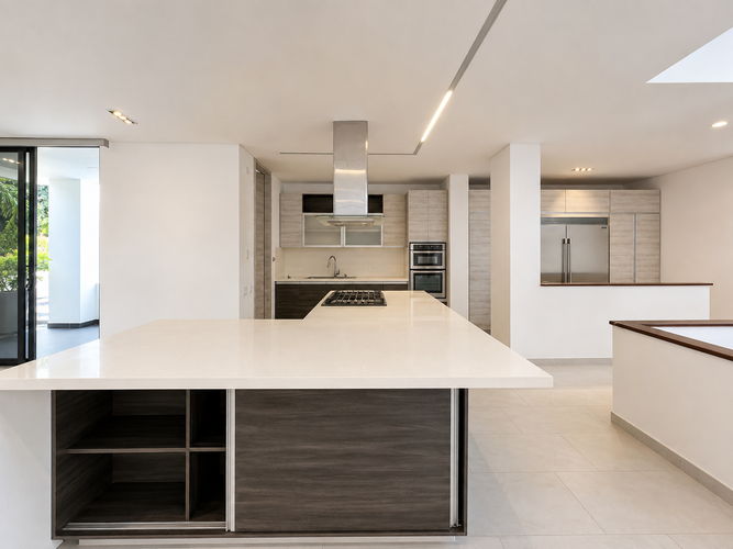 Casa de 4 alcobas en venta en El Poblado, Medellín, 940 m² · foto 5 de 20