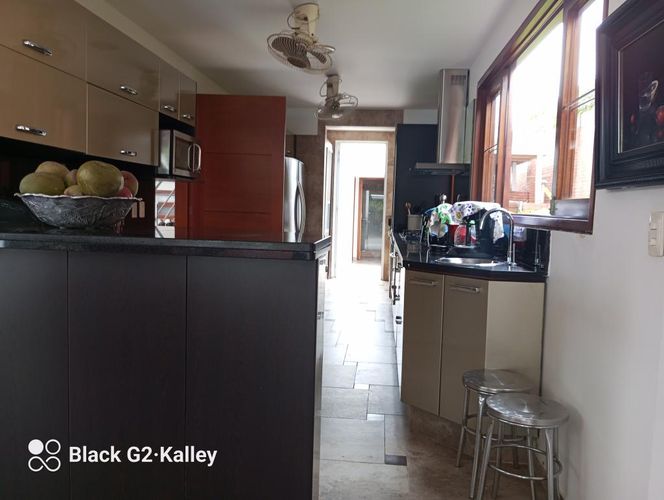 Casa de 5 alcobas en venta en Girardot, Girardot, 320 m² · foto 6 de 24