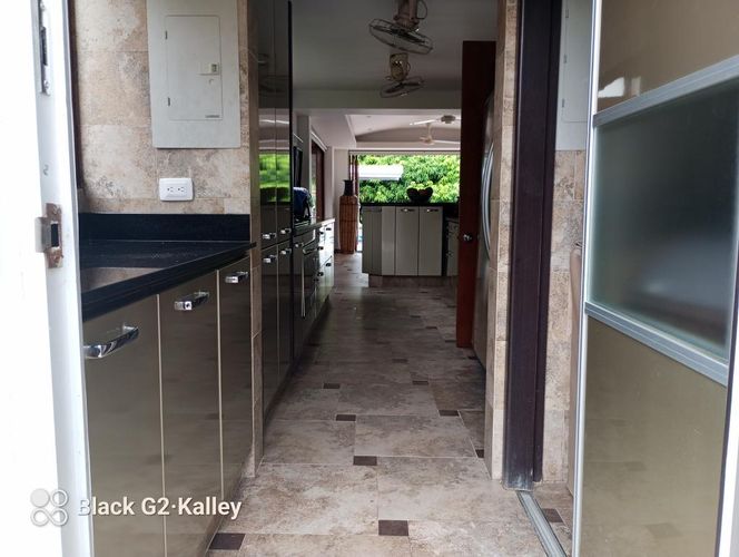 Casa de 5 alcobas en venta en Girardot, Girardot, 320 m² · foto 7 de 24