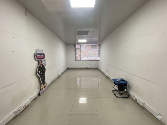 Casa en venta en Quinta Paredes, Bogotá · foto 6 de 24