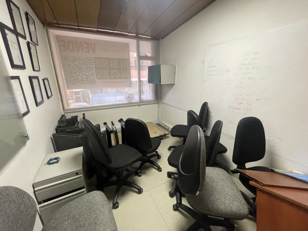 Casa en venta en Quinta Paredes, Bogotá · foto 9 de 24