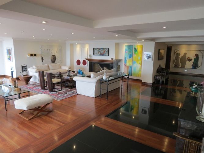 Apartamento de 4 alcobas en venta en Los Rosales, Bogotá, 706 m² · foto 2 de 20