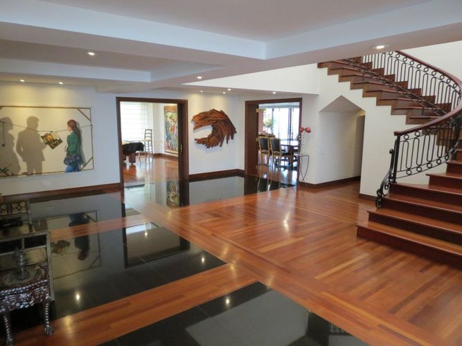 Apartamento de 4 alcobas en venta en Los Rosales, Bogotá, 706 m² · foto 4 de 20