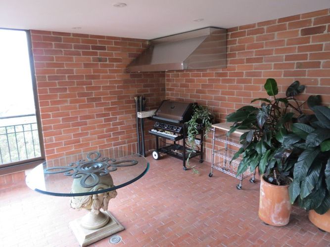 Apartamento de 4 alcobas en venta en Los Rosales, Bogotá, 706 m² · foto 9 de 20