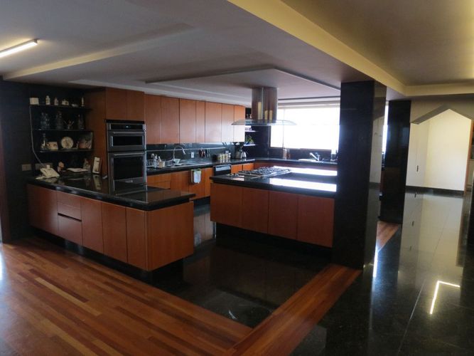 Apartamento de 4 alcobas en venta en Los Rosales, Bogotá, 706 m² · foto 10 de 20