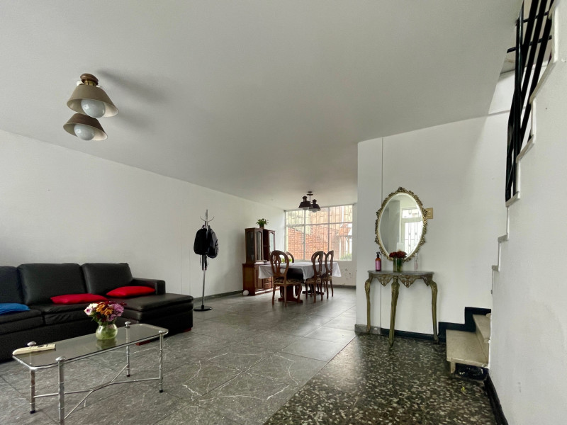 Casa en venta en Barrios Unidos, Bogotá · foto 2 de 22