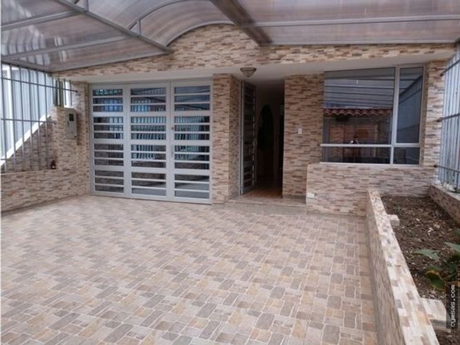 Casa en venta en Fontibon, Bogotá · foto 2 de 19