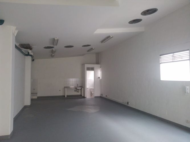 Bodega en arriendo en Cristo Rey, Medellín, 160 m² · foto 4 de 11