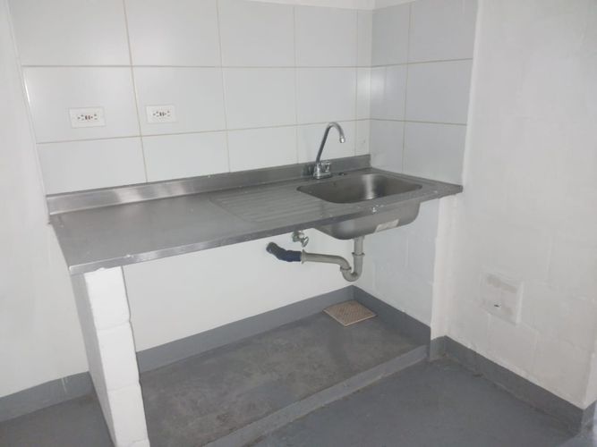 Bodega en arriendo en Cristo Rey, Medellín, 160 m² · foto 5 de 11