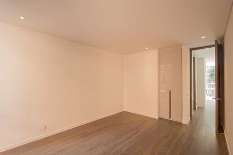 Apartamento de 2 alcobas en venta en Los Rosales, Bogotá, 147 m² · foto 10 de 10