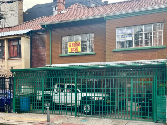 Casa de 5 alcobas en venta en La Esperanza, Bogotá, 264 m² · foto 2 de 14