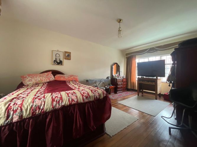 Casa de 5 alcobas en venta en La Esperanza, Bogotá, 264 m² · foto 9 de 14