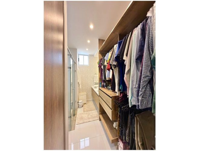Apartamento de 4 alcobas en venta en Ciudad Jardin, Cali, 215 m² · foto 15 de 24