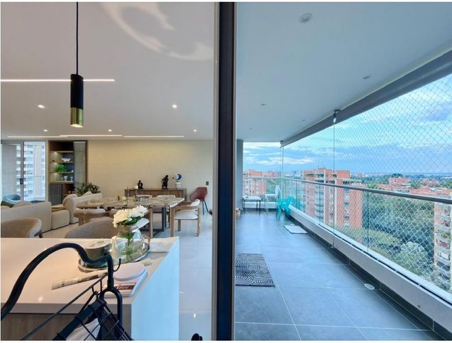Apartamento de 4 alcobas en venta en Ciudad Jardin, Cali, 215 m² · foto 21 de 24
