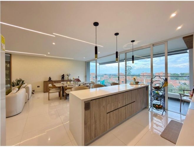 Apartamento de 4 alcobas en venta en Ciudad Jardin, Cali, 215 m² · foto 22 de 24