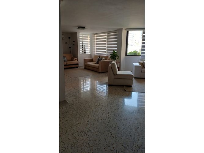 Apartamento de 3 alcobas en venta en Altos De Riomar, Barranquilla, 180 m² · foto 2 de 23