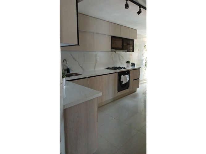 Apartamento de 3 alcobas en venta en Altos De Riomar, Barranquilla, 180 m² · foto 4 de 23