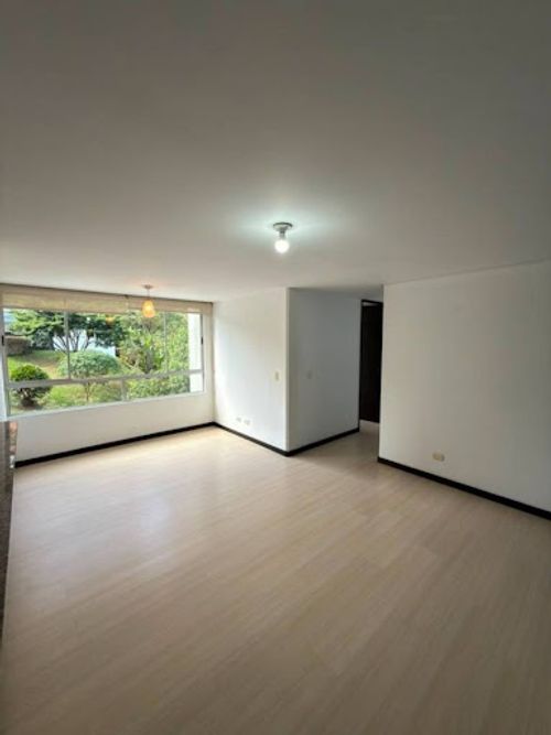Apartamento de 3 alcobas en arriendo en El Trianon, Envigado, 67 m² · foto 3 de 9