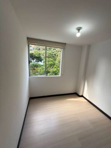 Apartamento de 3 alcobas en arriendo en El Trianon, Envigado, 67 m² · foto 8 de 9