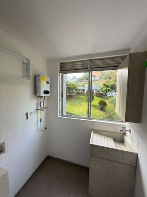 Apartamento de 3 alcobas en arriendo en El Trianon, Envigado, 67 m² · foto 9 de 9
