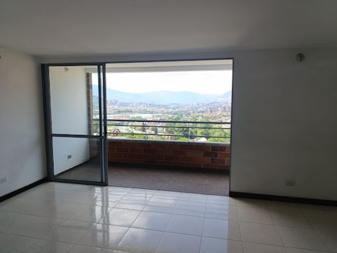 Apartamento de 3 alcobas en venta en Señorial, Itagüí, 70 m² · foto 3 de 17