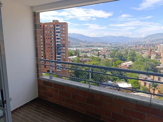 Apartamento de 3 alcobas en venta en Señorial, Itagüí, 70 m² · foto 4 de 17