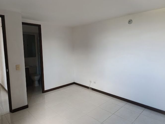 Apartamento de 3 alcobas en venta en Señorial, Itagüí, 70 m² · foto 16 de 17