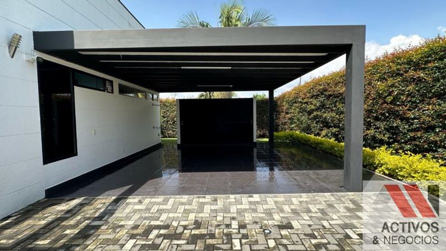 Casa en venta en Llano Grande, Rionegro, 1500 m² · foto 3 de 23