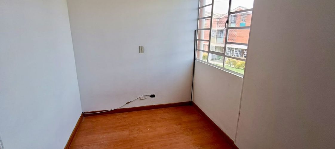 Casa de 3 alcobas en venta en Portal Del Nogal, Soacha, 90 m² · foto 9 de 15