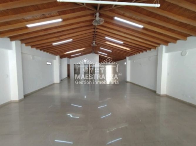 Oficina en arriendo en El Poblado, Medellín, 150 m² · foto 2 de 7