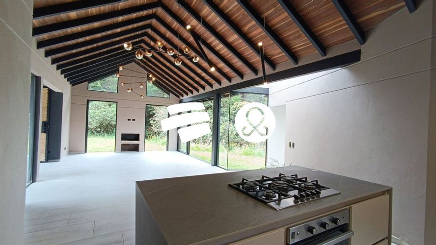 Casa de 3 alcobas en venta en Santa Elena, Medellín · foto 18 de 24