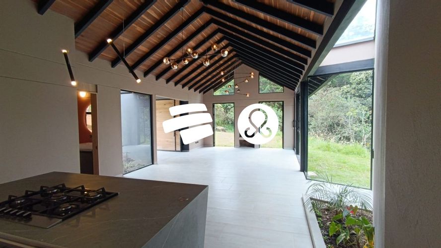 Casa de 3 alcobas en venta en Santa Elena, Medellín · foto 21 de 24