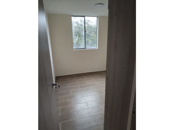 Apartamento de 2 alcobas en venta en Bucaros, Bello, 56 m² · foto 5 de 9