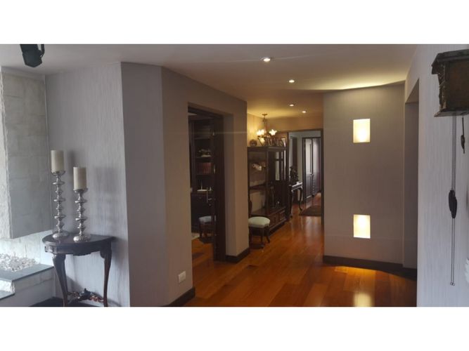 Apartamento de 3 alcobas en venta en Los Rosales, Bogotá, 210 m² · foto 6 de 24
