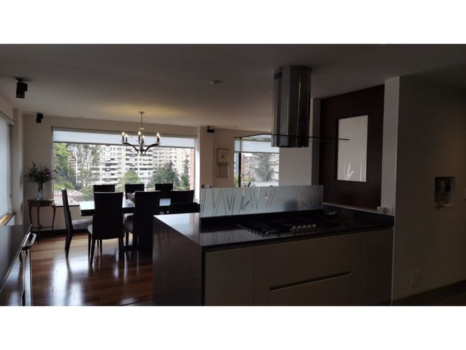 Apartamento de 3 alcobas en venta en Los Rosales, Bogotá, 210 m² · foto 7 de 24