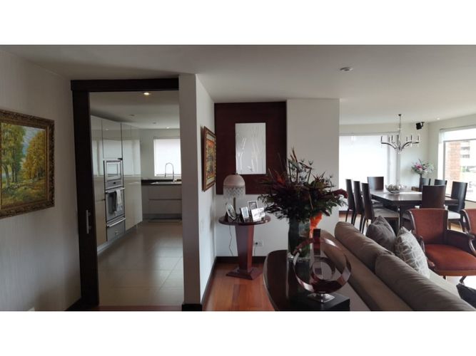 Apartamento de 3 alcobas en venta en Los Rosales, Bogotá, 210 m² · foto 17 de 24